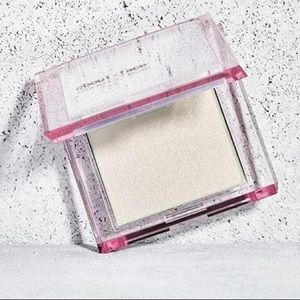 About-face Light Lock Powder Highlighter Bliss